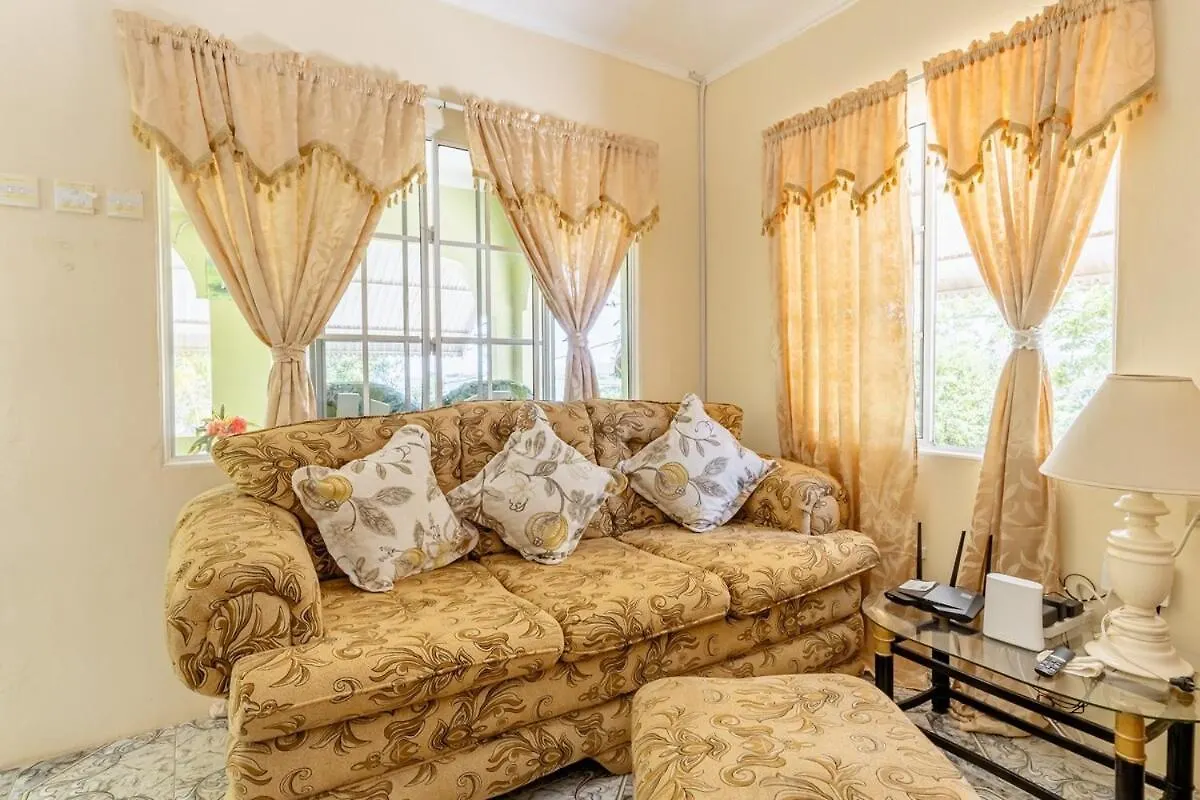 Rockside Villa - Oceanfront Paradise With Stunning Views Treasure Beach 0*,  Giamaica