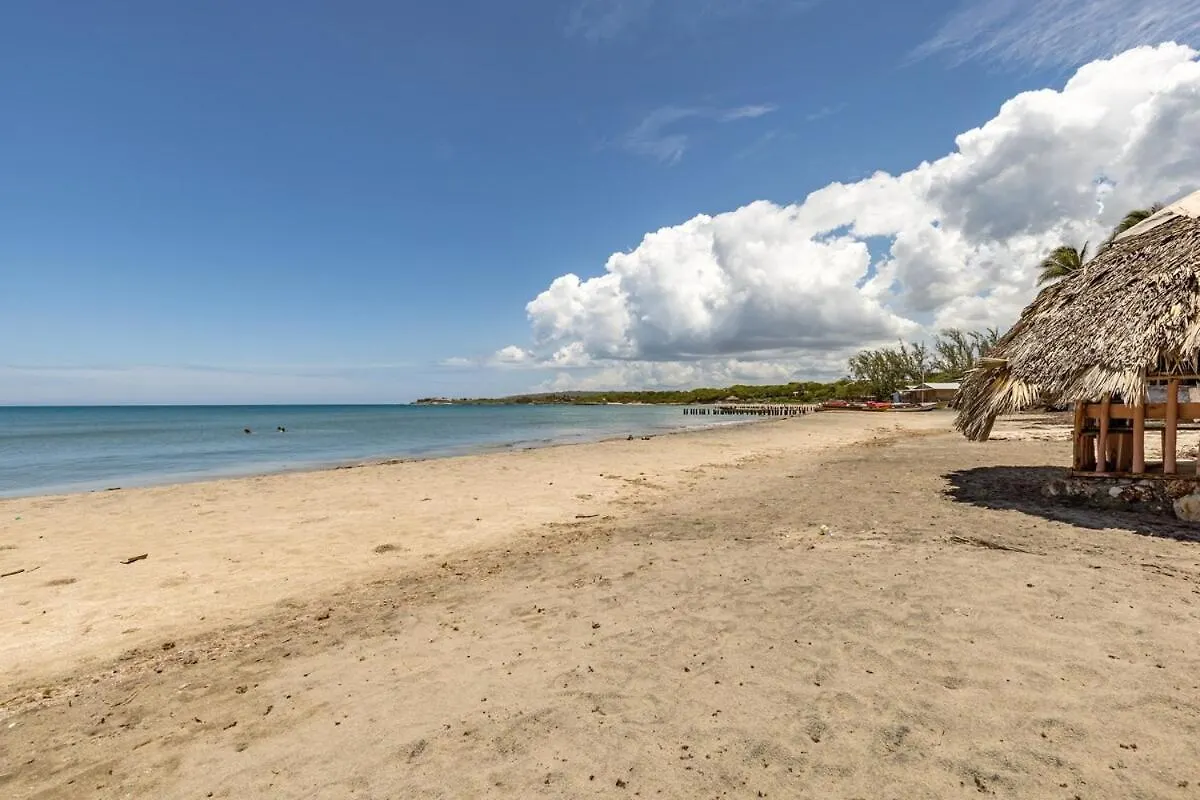 Rockside Villa - Oceanfront Paradise With Stunning Views Treasure Beach