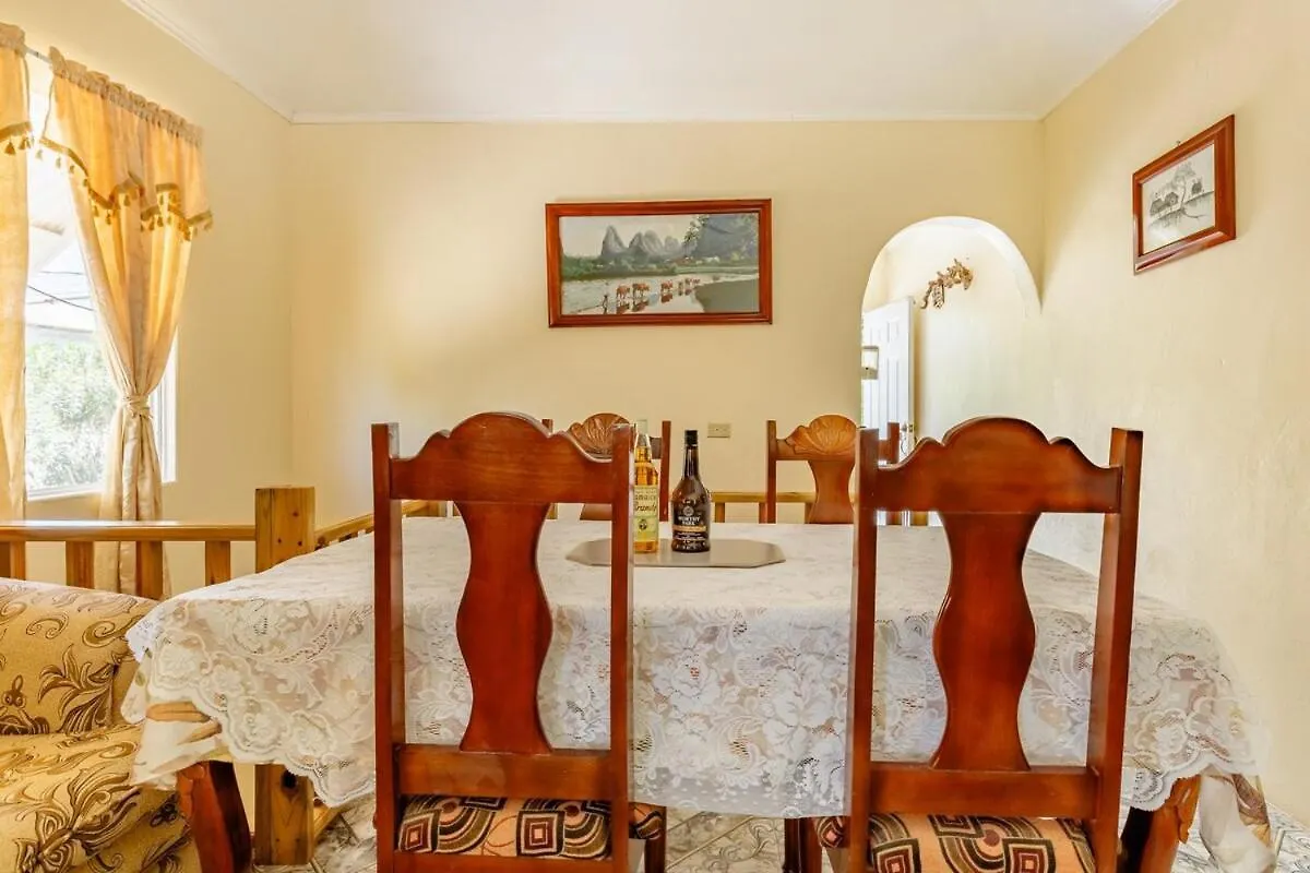 Rockside Villa - Oceanfront Paradise With Stunning Views Treasure Beach 0*,